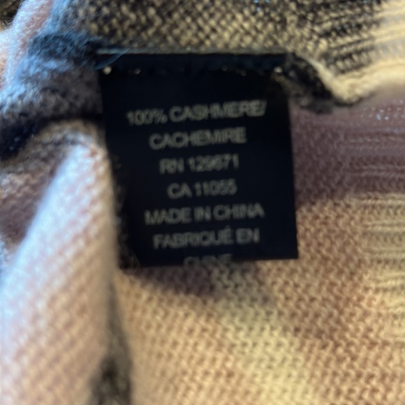 ⭐️NWT⭐️Skull Cashmere Pink/Gray Camo 100% Cashmere Sweater - Picture 6 of 6